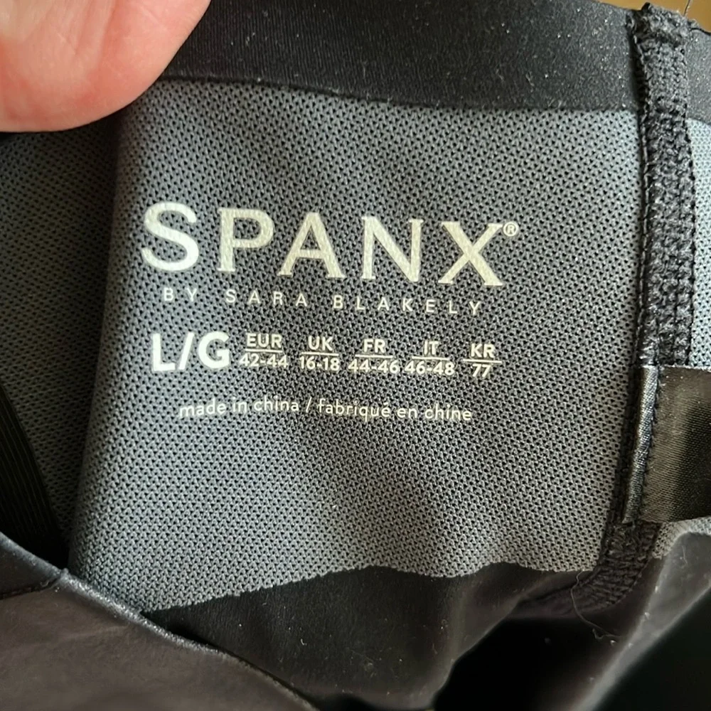 NEW Spanx Sporty Side Stripe High Waisted 7/8 Legging - Picture 4 of 8